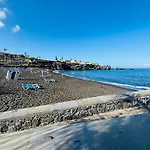 Neptuno Beachfront Retreat With Smart Tvs And Terrace Апартаменты Пуэрто-де-Сантьяго