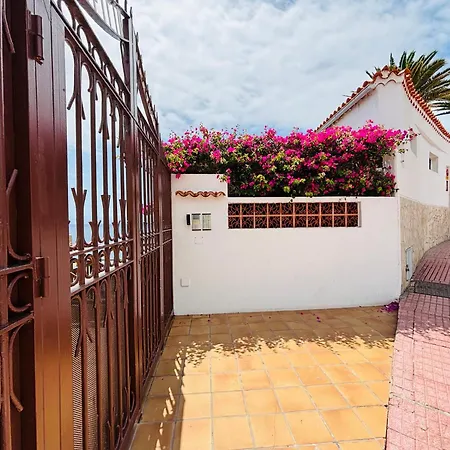 Neptuno Beachfront Retreat With Smart Tvs And Terrace Appartamento